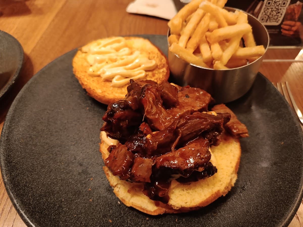 New York Burger - C.C. Madnum
