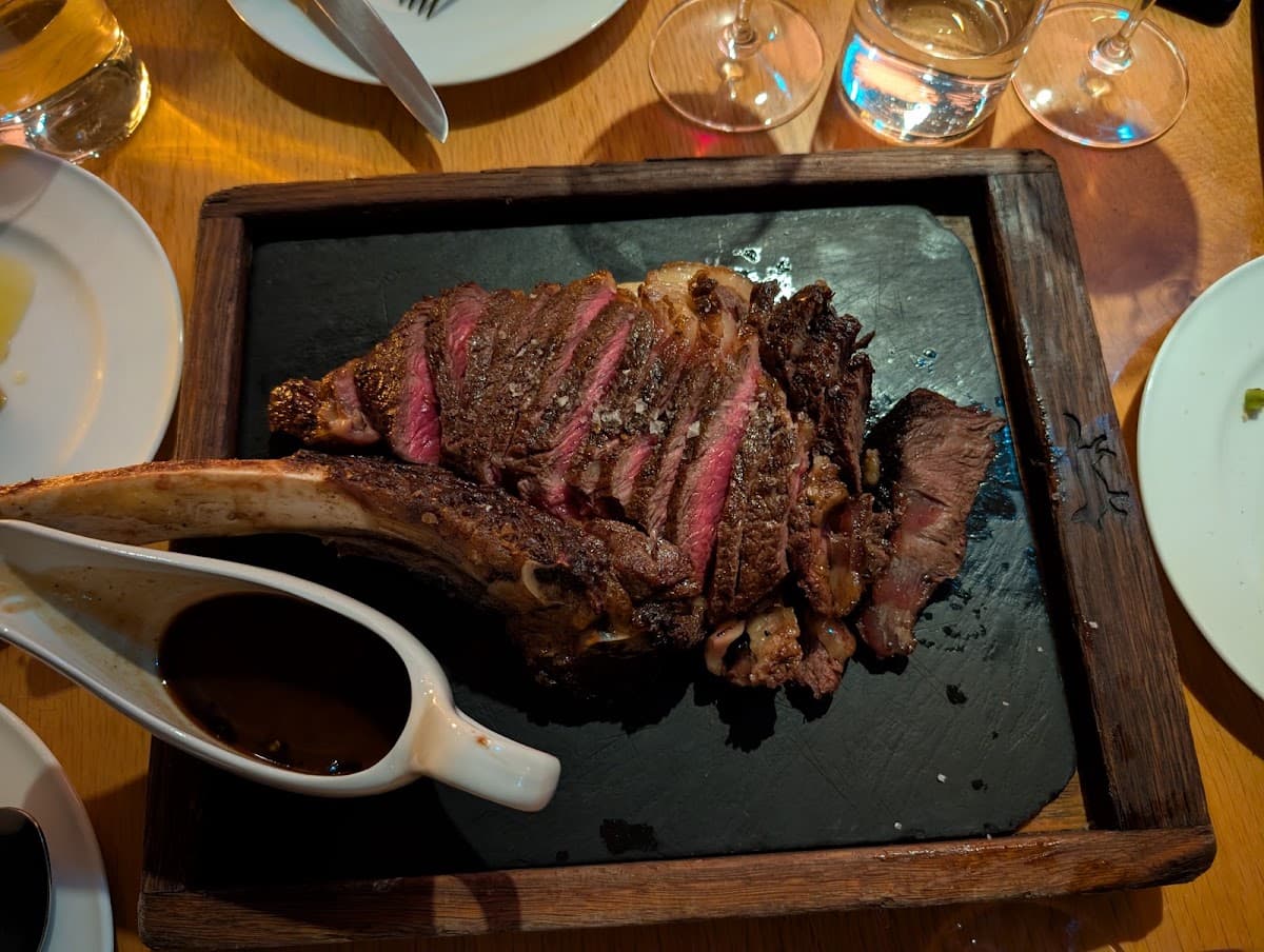 MR PORTER Restaurant, Bar & Lounge