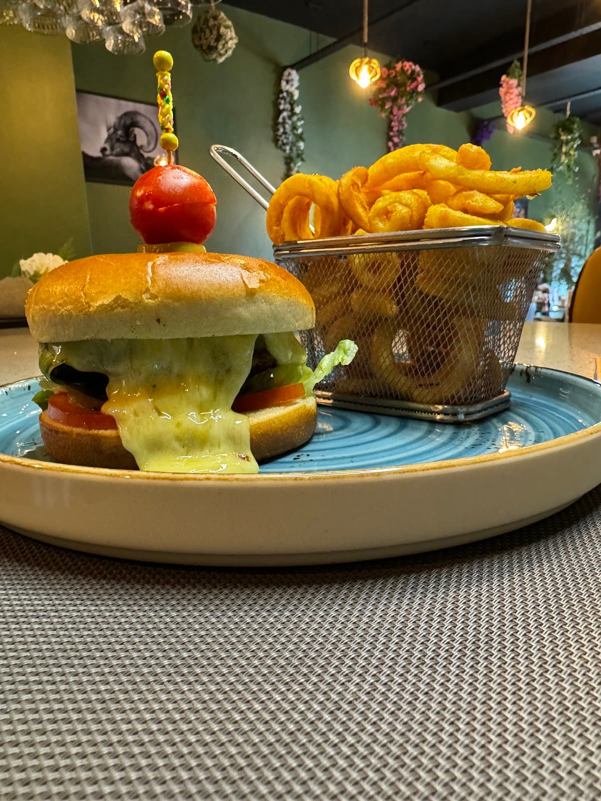 Mimi’s Cafe and Bistro