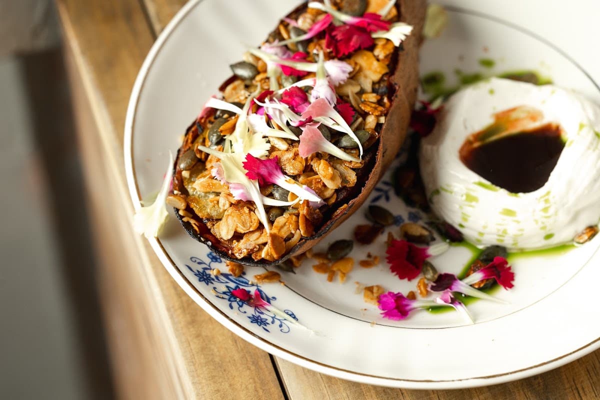 Gandaia Club - The Decadent Restaurant