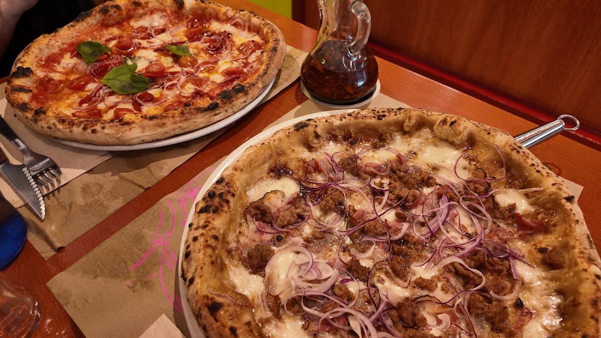 The Pizza House (Pizzeria i Restaurant)