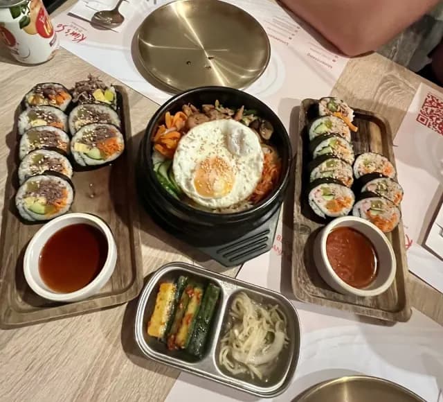 bibimbap and kimbap at kim’s so, amsterdam