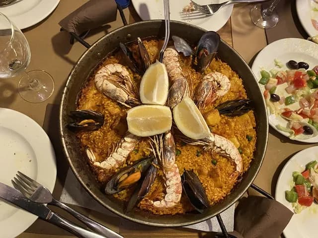 seafood paella at colom, barcelona