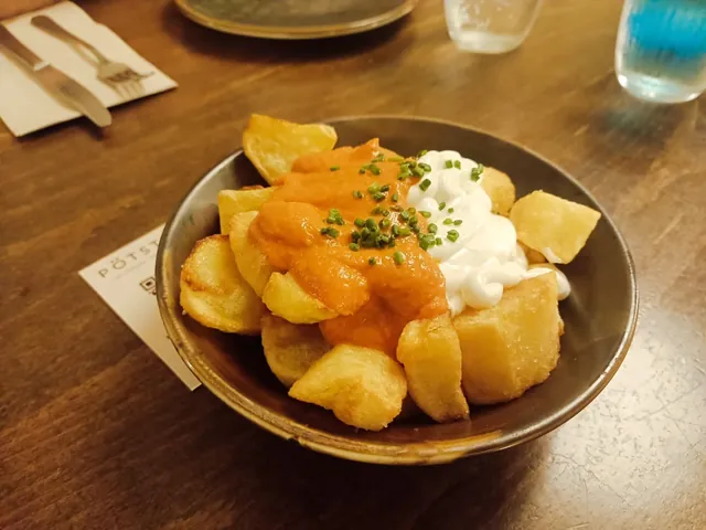 patatas bravas at pötstot, barcelona