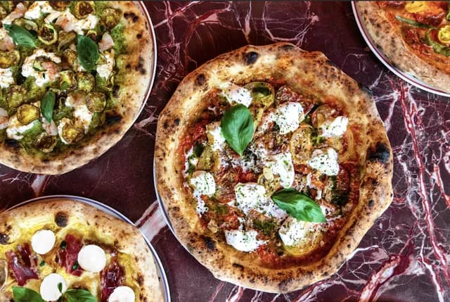 pizza at bel mondo, madrid