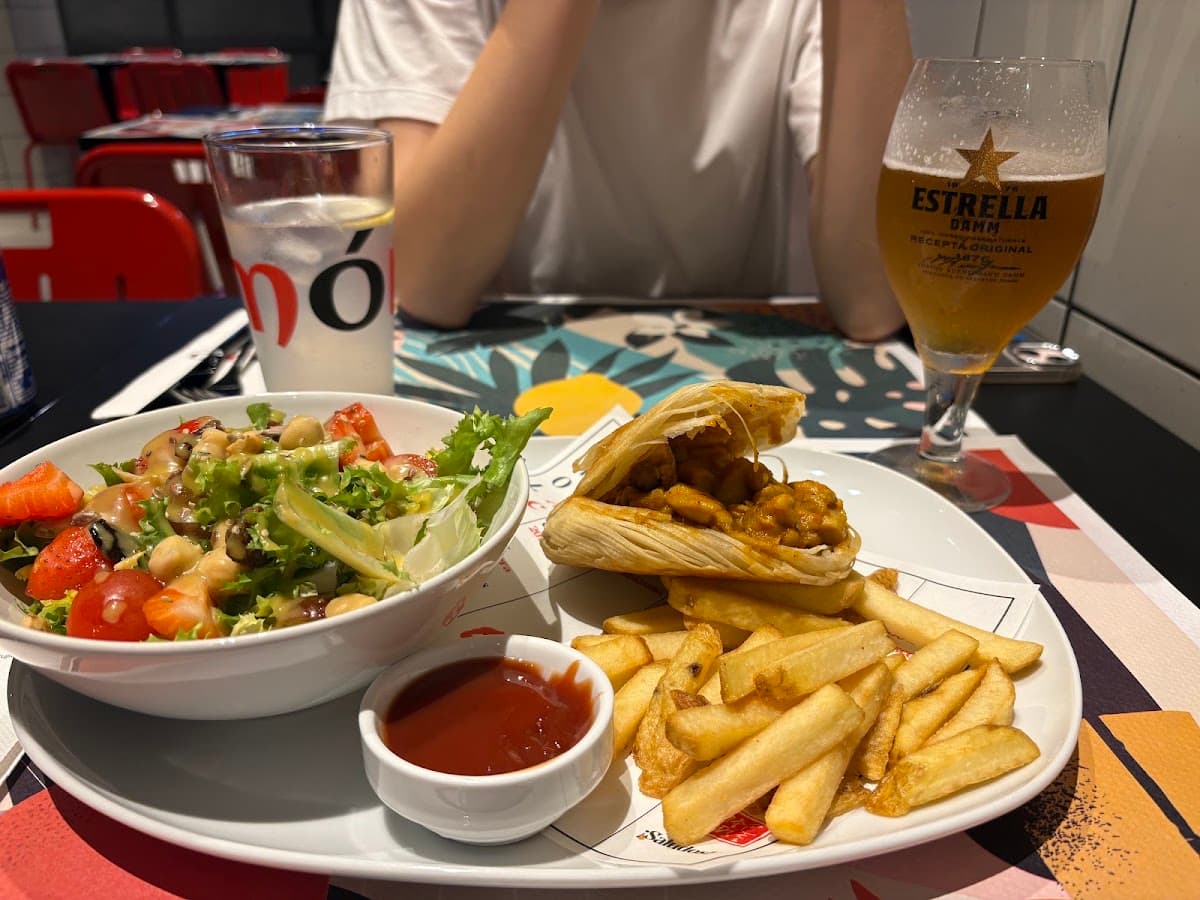 Mómo - Hamburguesa Cruixent 脆皮肉夹馍