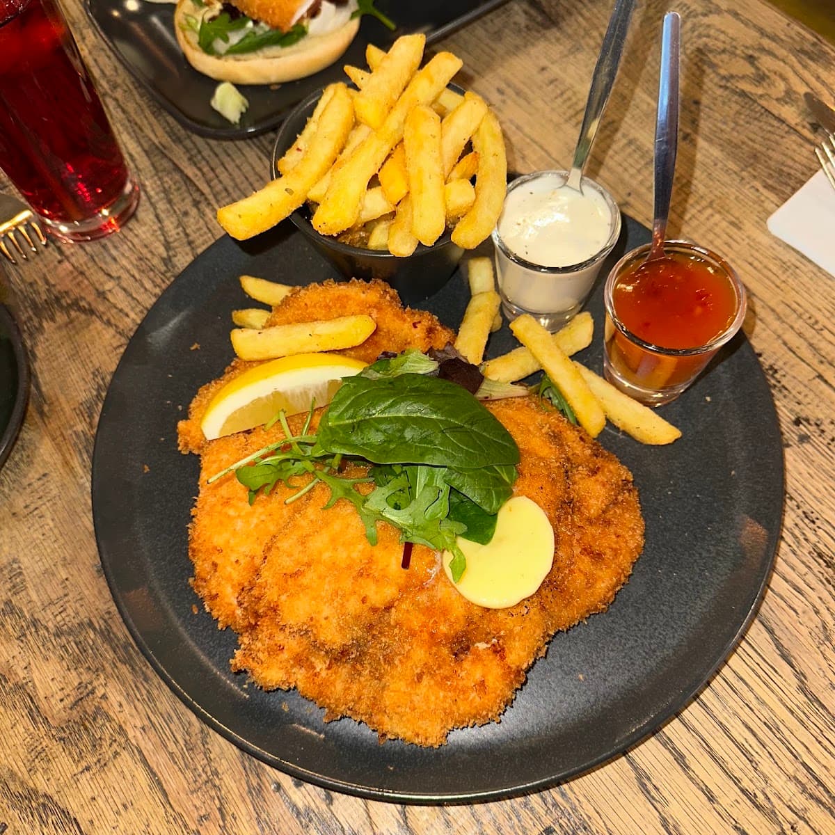 Pera Schnitzel Garden