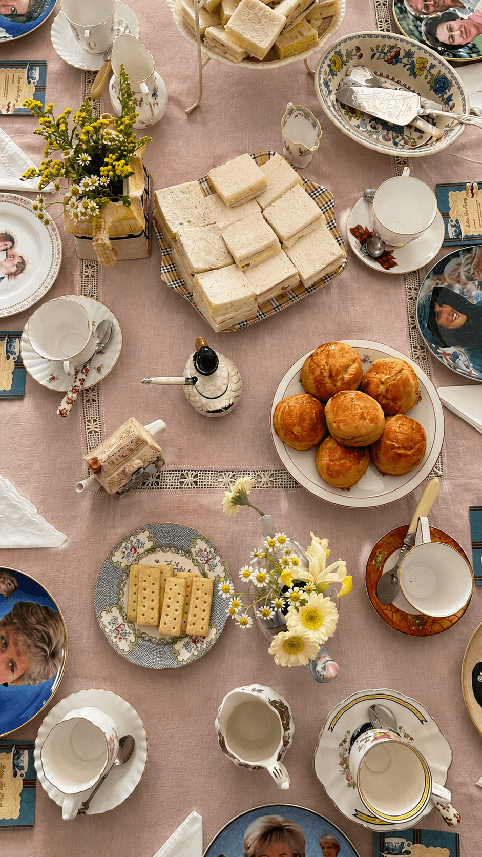 Luchy Bakery & Café